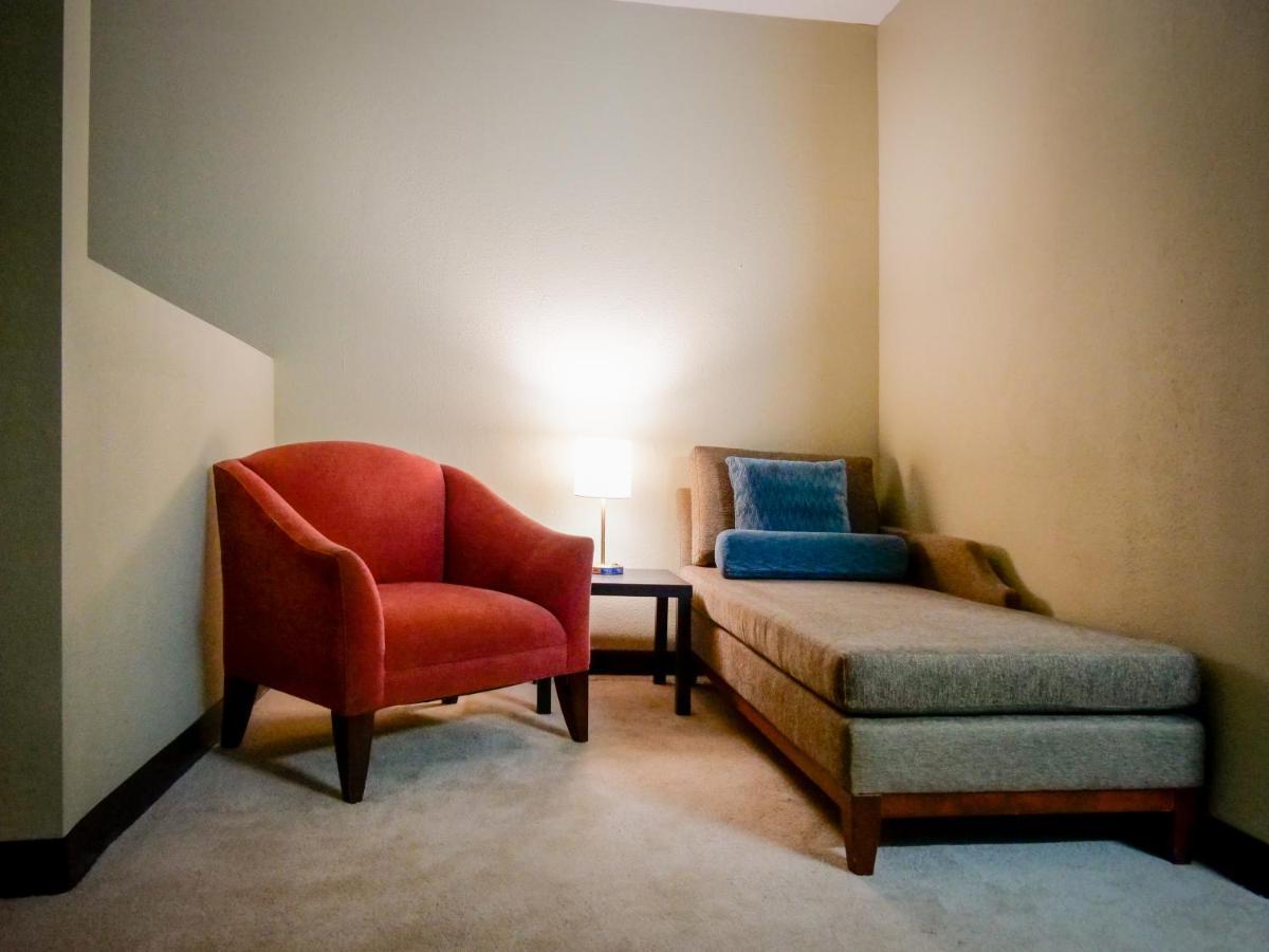Travelodge by Wyndham St. Louis Berkeley Eksteriør billede
