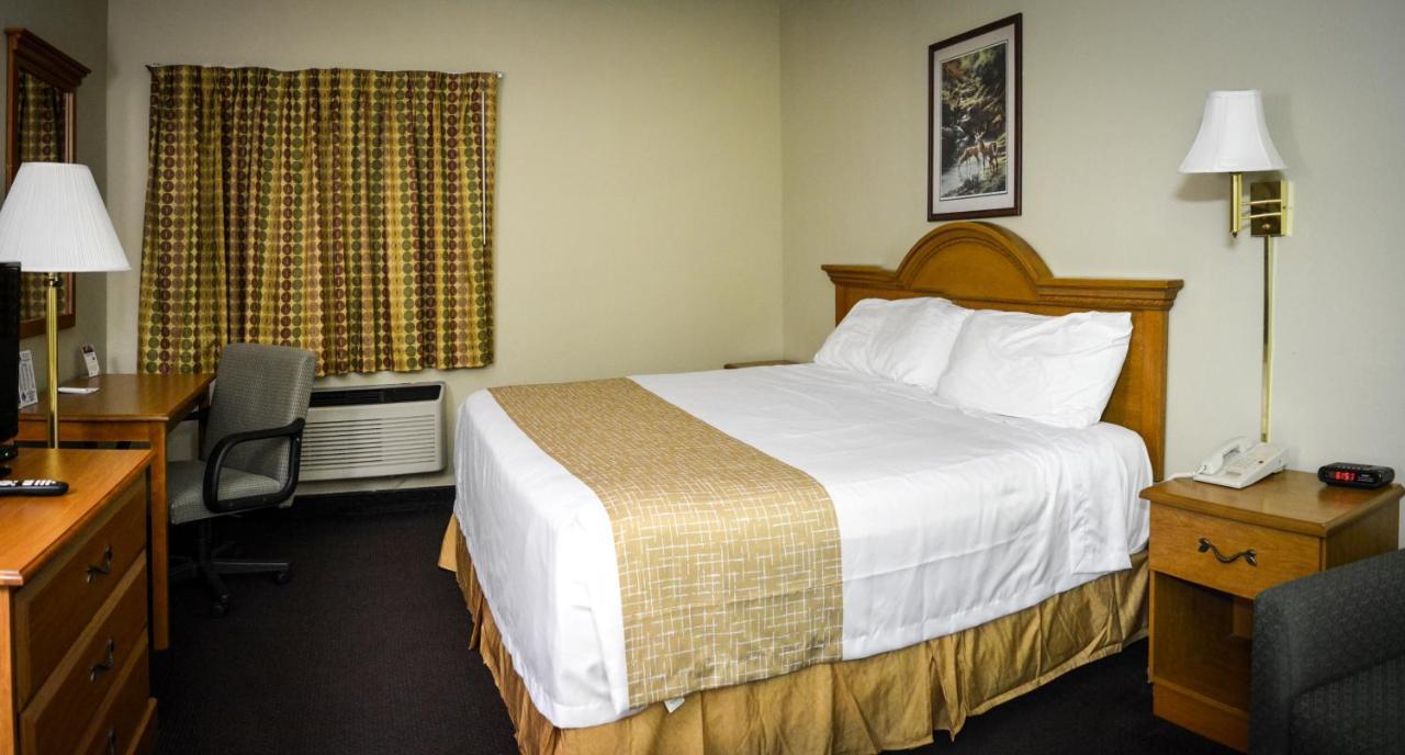 Travelodge by Wyndham St. Louis Berkeley Eksteriør billede